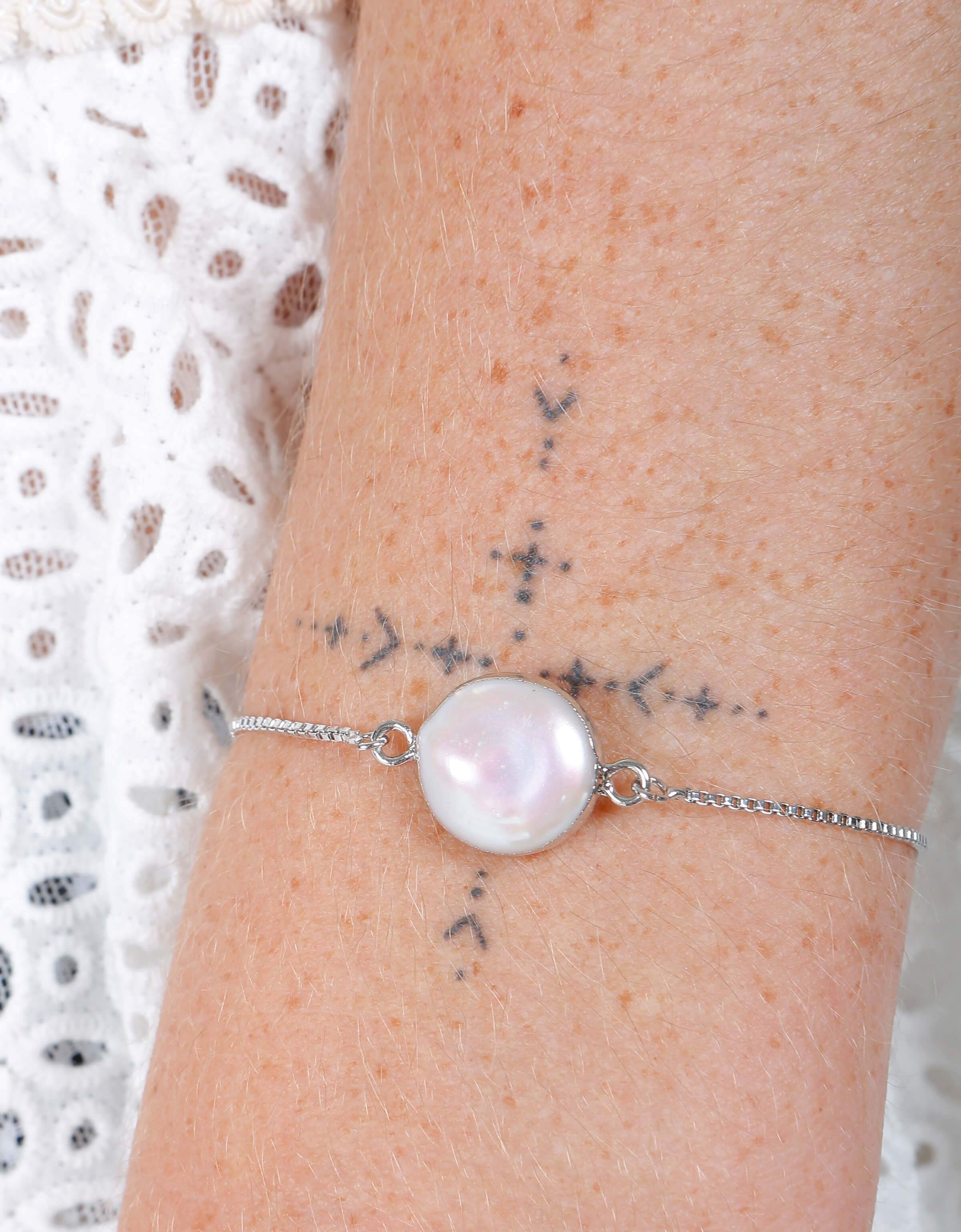 Nacre Pearl Bracelet IXIAH - Nacre Pearl Bracelet