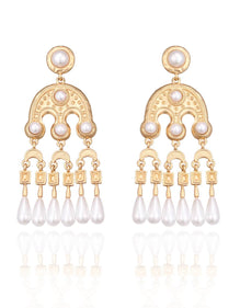 Retreat Pearl Earring