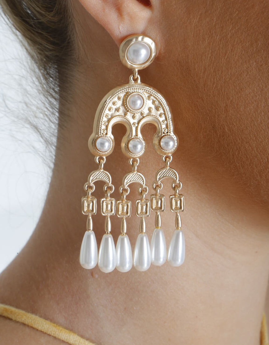 Retreat Pearl Earring