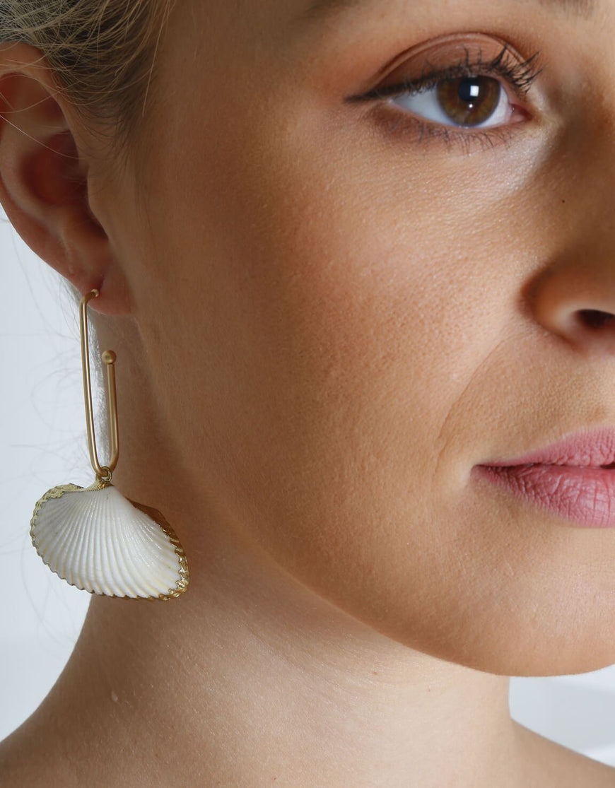 EMPYREAN SHELL EARRING