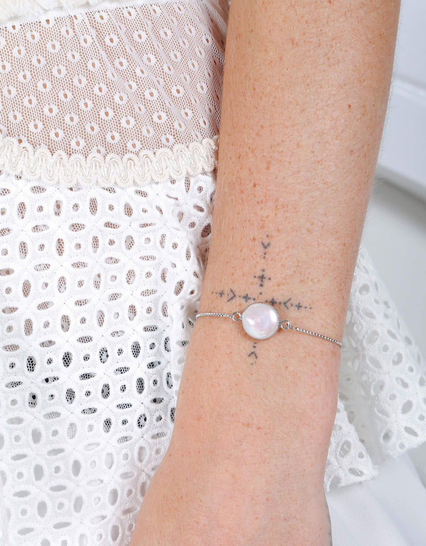 IXIAH - Nacre Pearl Bracelet