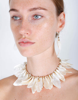 IXIAH - SEASIDE PEARL SHELL CHOKER